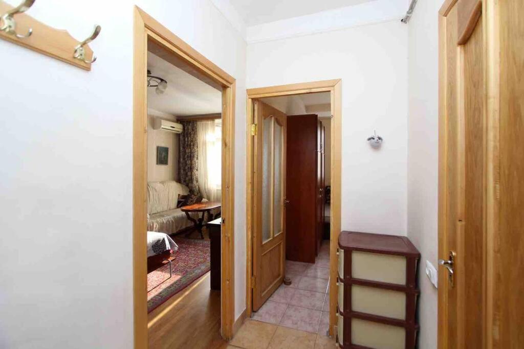 Cozy Apartment In The Center Of Erevan Exterior foto